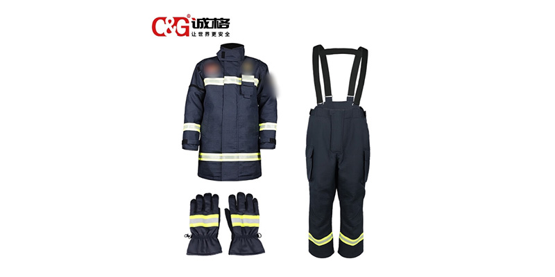 消防戰(zhàn)斗服穿戴方法、材質(zhì)及使用場景指南