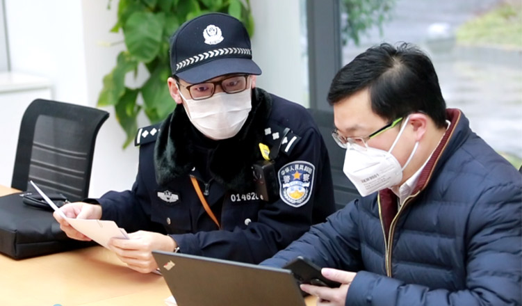 滬警方主動(dòng)對(duì)接我司，保障誠(chéng)格一次性防護(hù)服安全生產(chǎn)