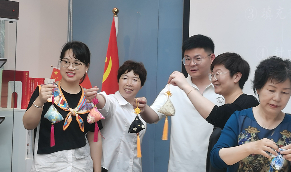 香韻端午，情滿誠格——上海誠格集團(tuán)工會組織開展端午香囊制作活動